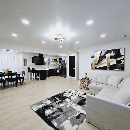 Luxury Getaway Close To Skiing Hiking In Slc サンディ エクステリア 写真