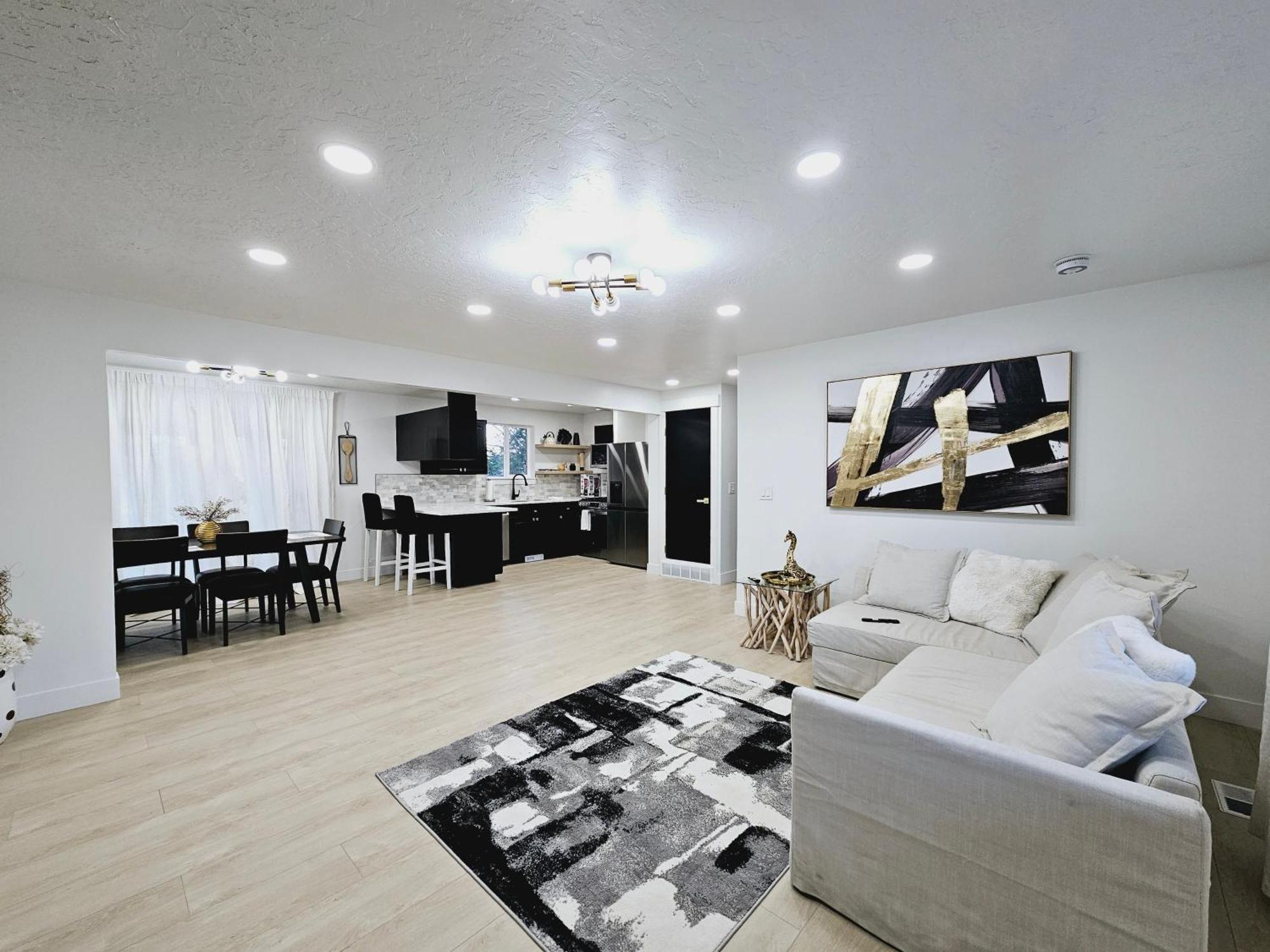 Luxury Getaway Close To Skiing Hiking In Slc サンディ エクステリア 写真