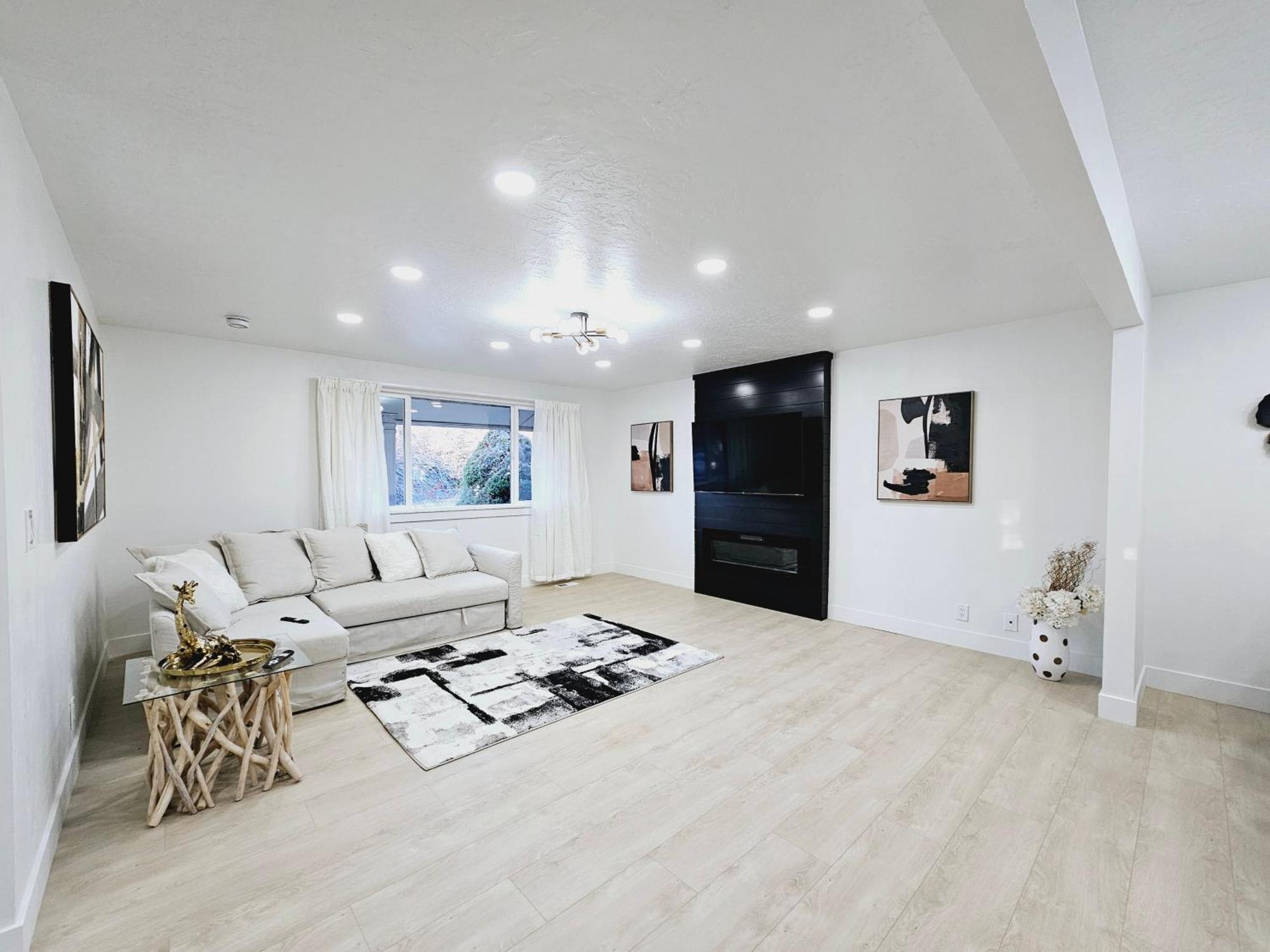 Luxury Getaway Close To Skiing Hiking In Slc サンディ エクステリア 写真