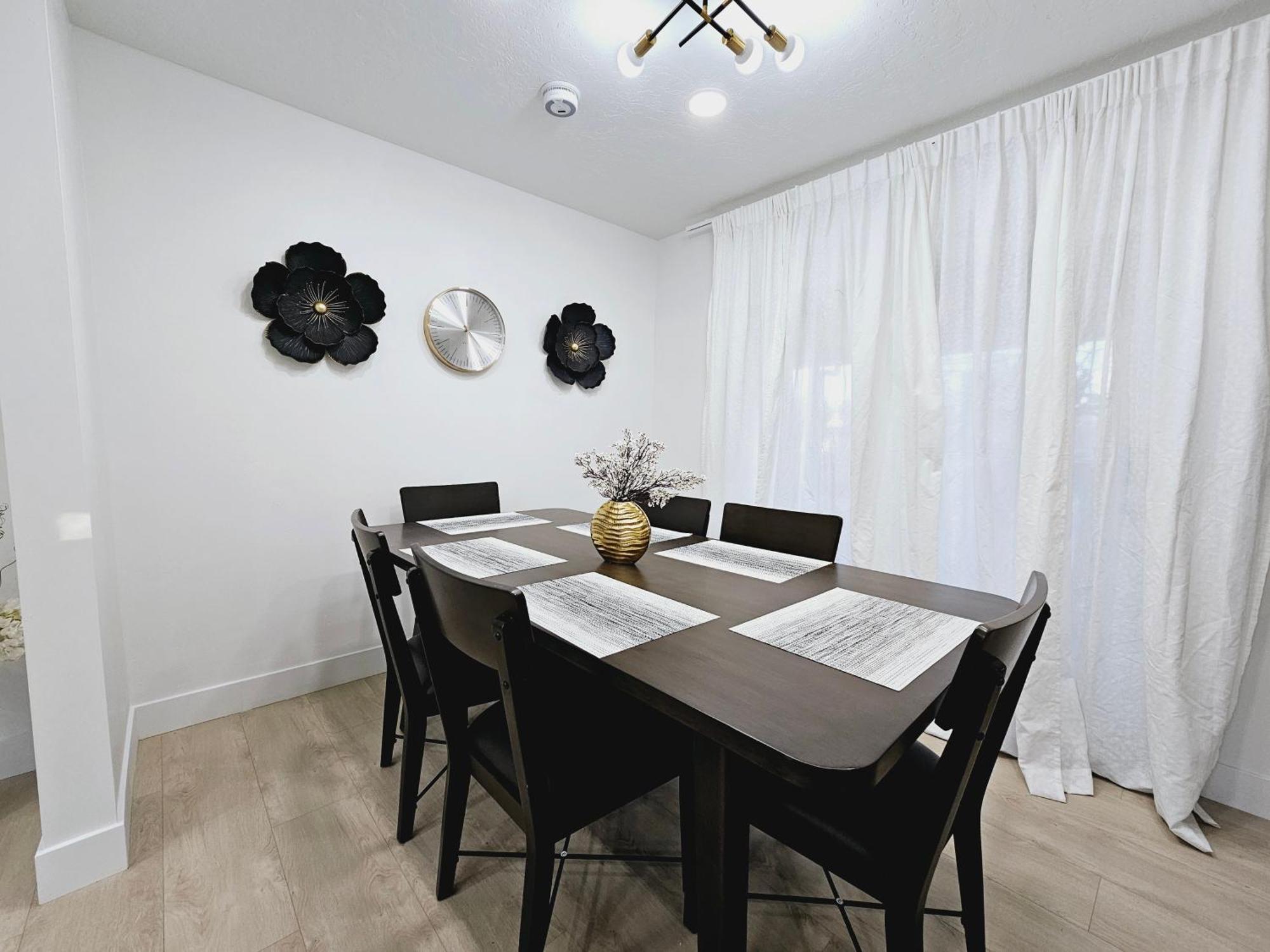 Luxury Getaway Close To Skiing Hiking In Slc サンディ エクステリア 写真