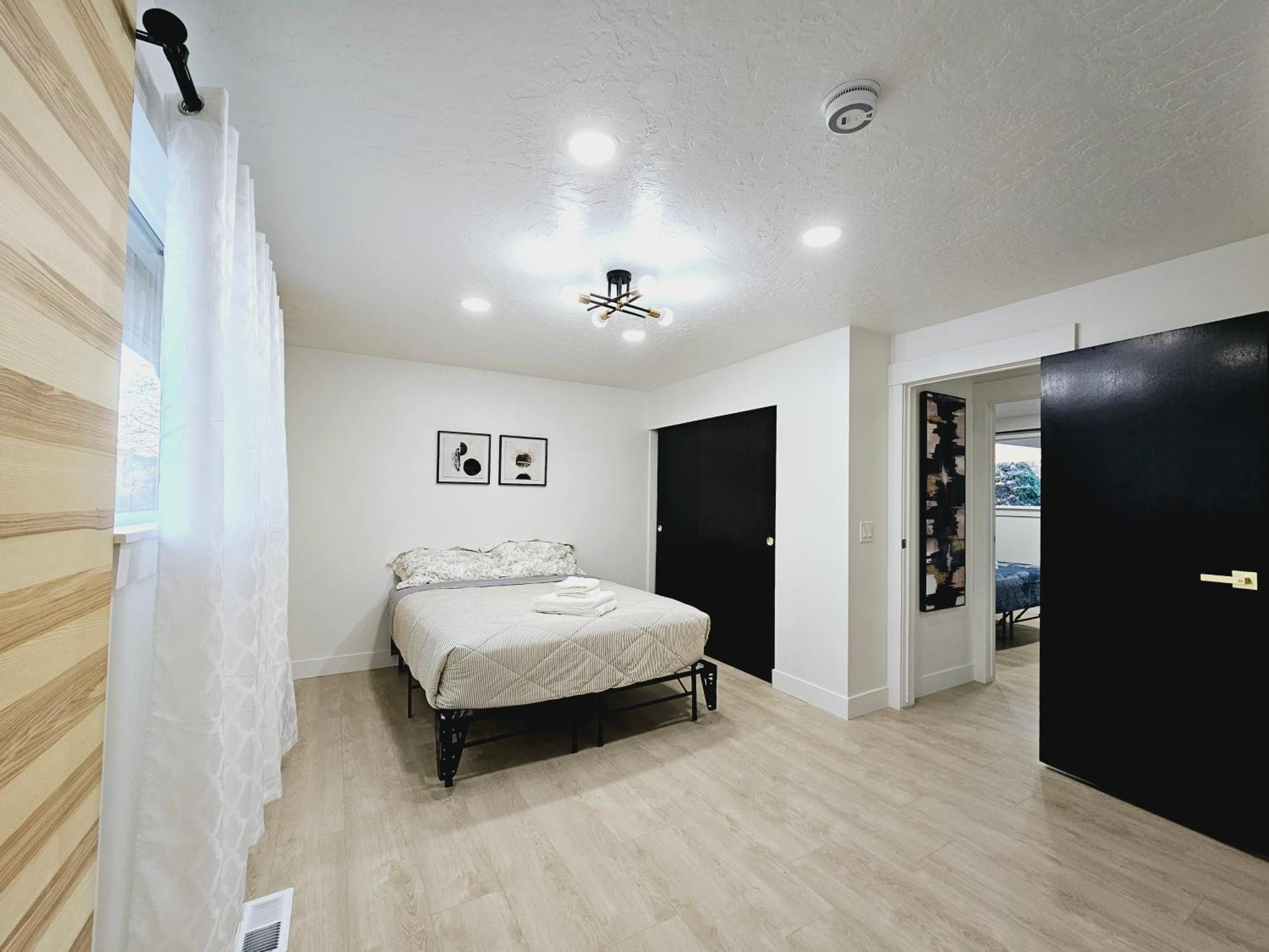 Luxury Getaway Close To Skiing Hiking In Slc サンディ エクステリア 写真