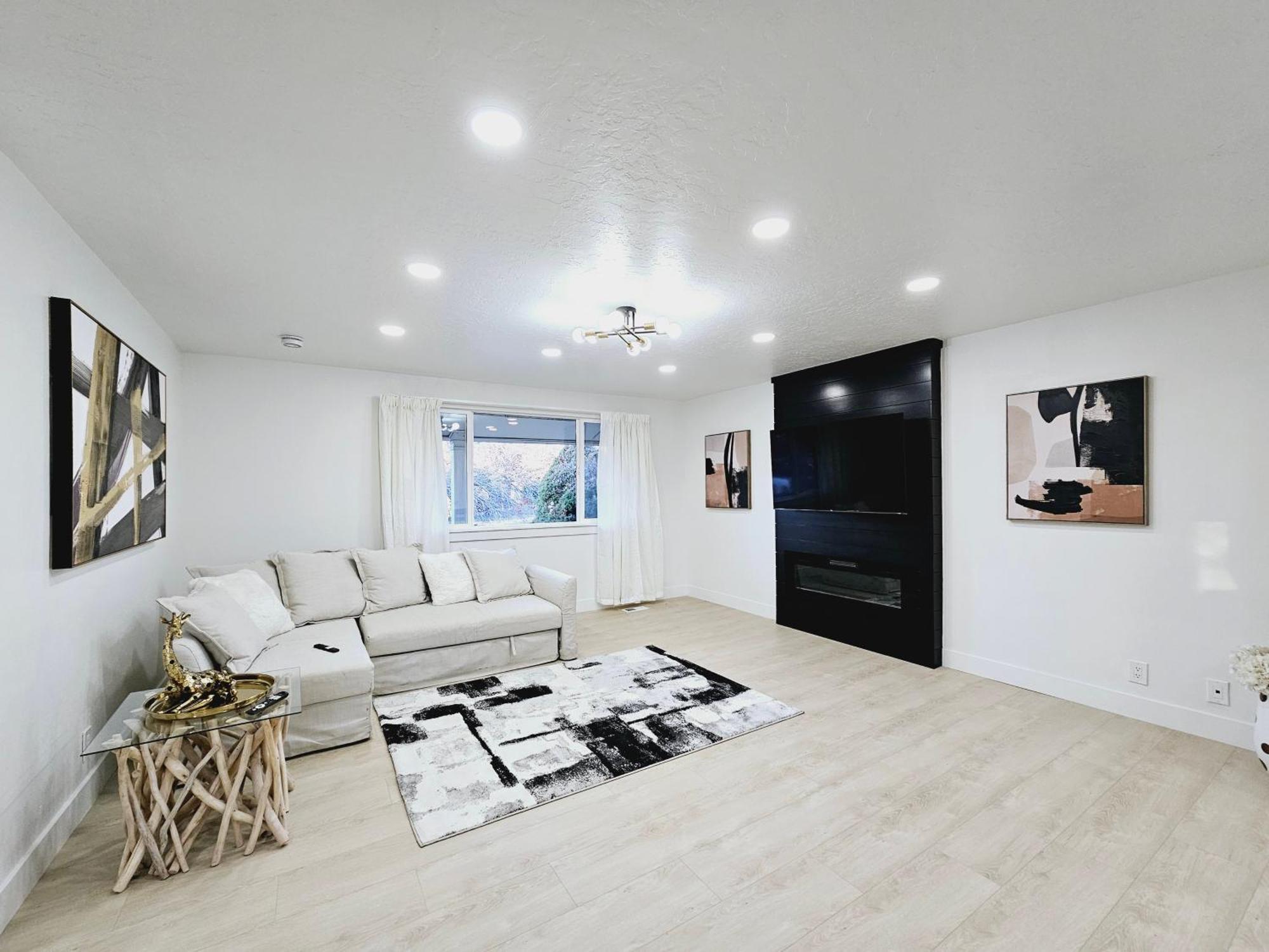 Luxury Getaway Close To Skiing Hiking In Slc サンディ エクステリア 写真